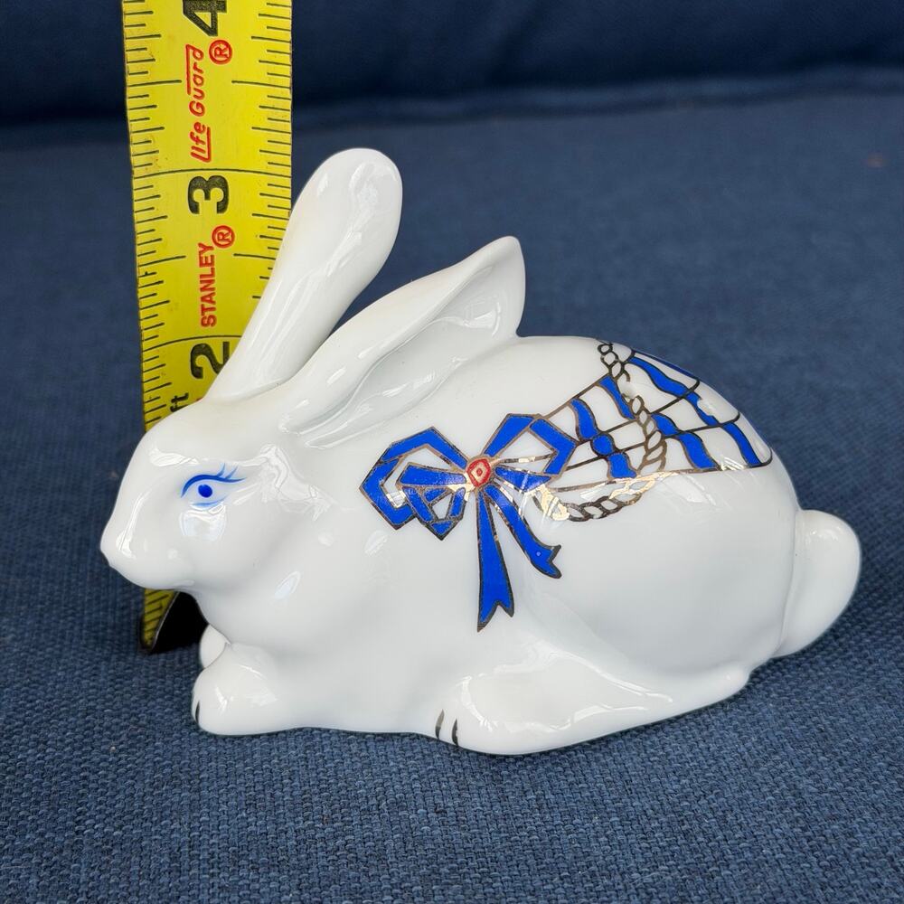 Elizabeth Arden Porcelain Rabbit Pomander Bayberry Royale Bunny Figurine Vtg 90s
